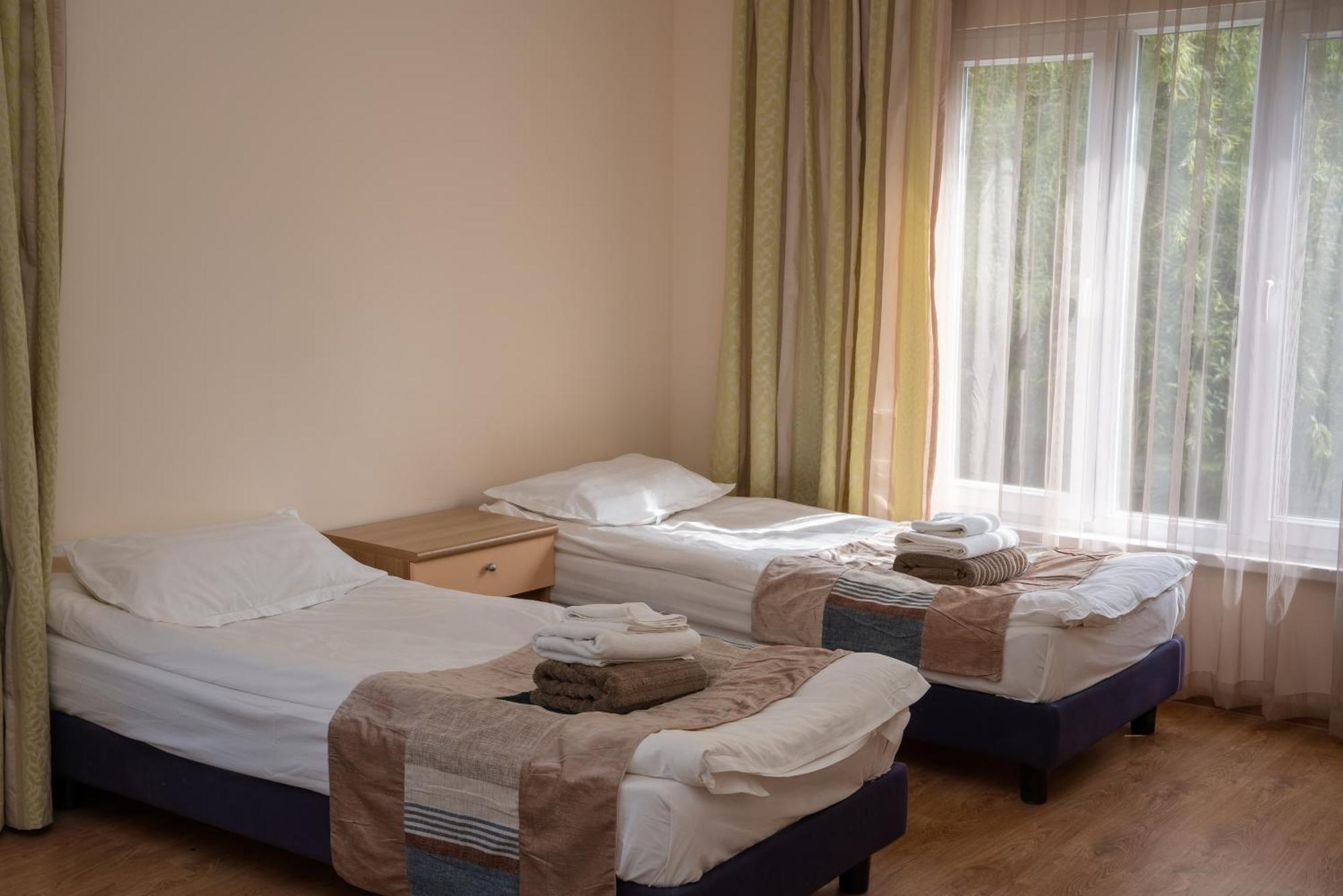 Talisman Village Hotel Бостері Екстер'єр фото